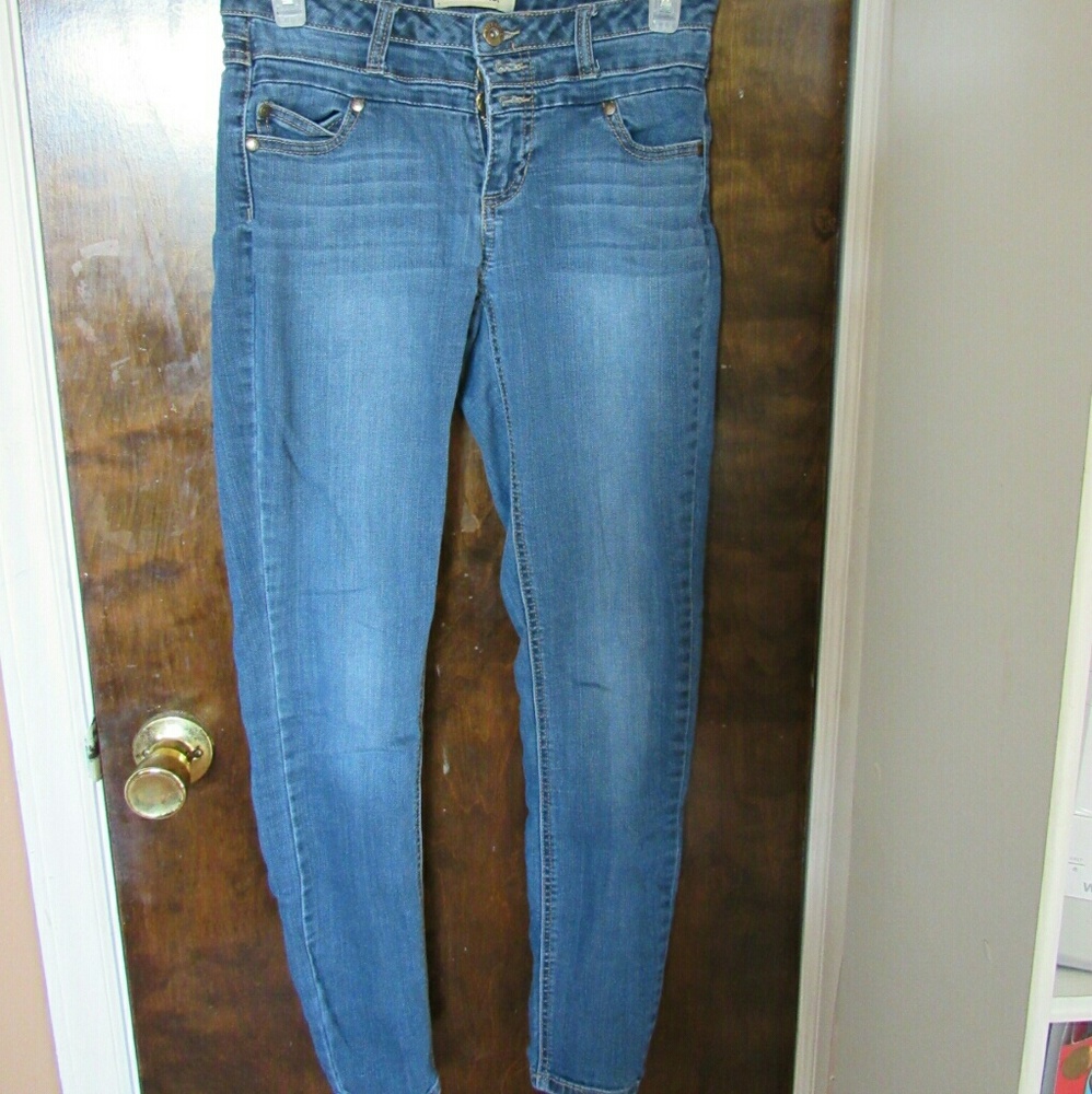 High-waisted blue jeans